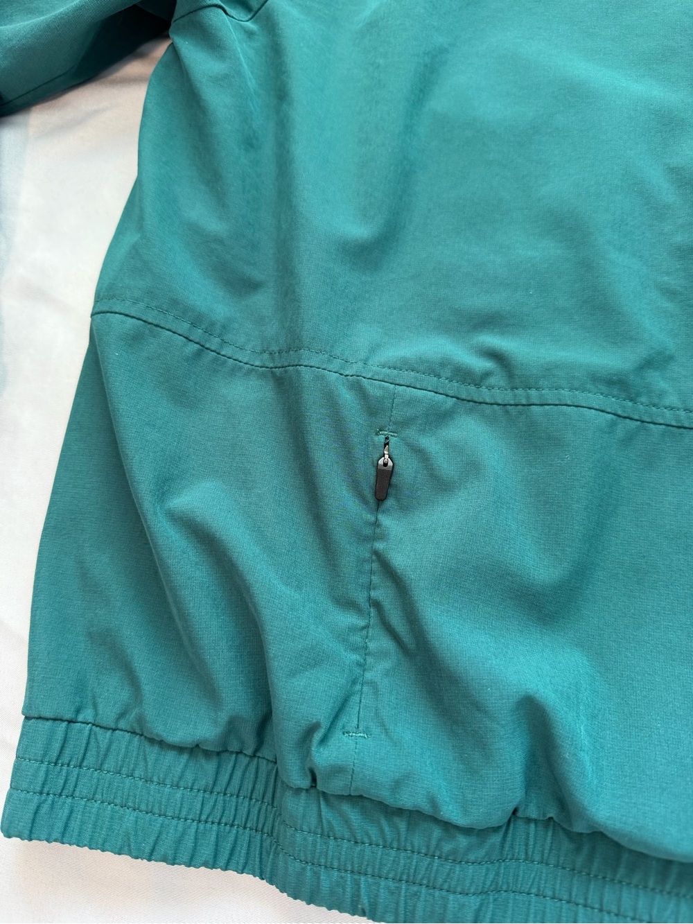 Figs Women's Amazon Green Sydney Full-Zip Bomber Scrub Jacket - Picture 8 of 9